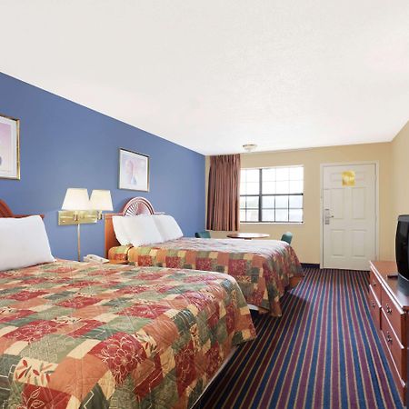 Days Inn By Wyndham Downtown-Nashville West Trinity Lane Εξωτερικό φωτογραφία