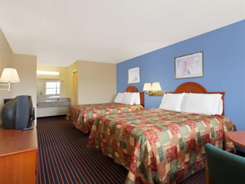 Days Inn By Wyndham Downtown-Nashville West Trinity Lane Εξωτερικό φωτογραφία