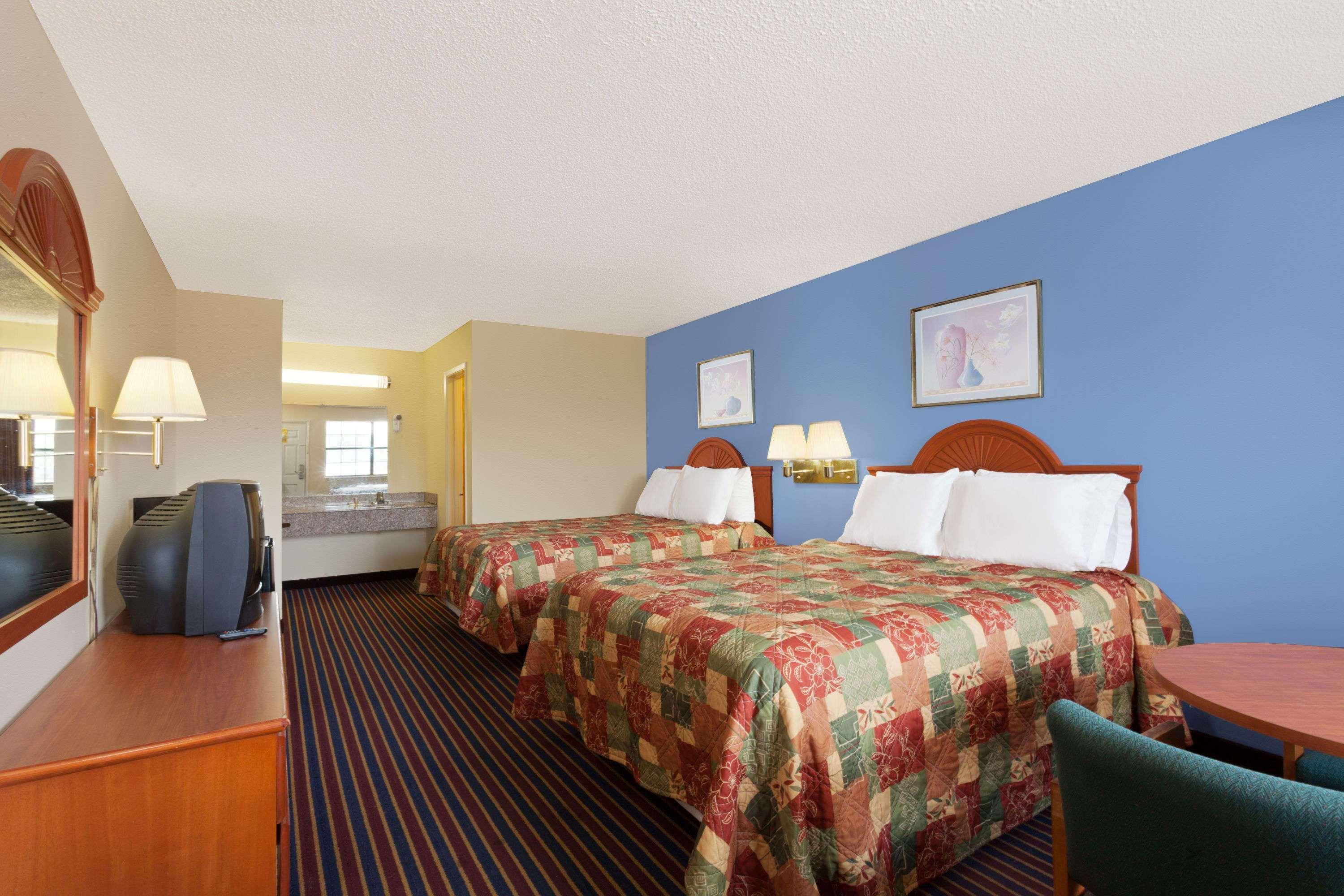 Days Inn By Wyndham Downtown-Nashville West Trinity Lane Εξωτερικό φωτογραφία