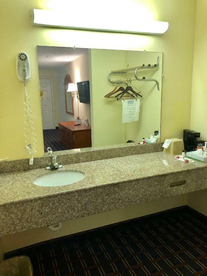 Days Inn By Wyndham Downtown-Nashville West Trinity Lane Εξωτερικό φωτογραφία