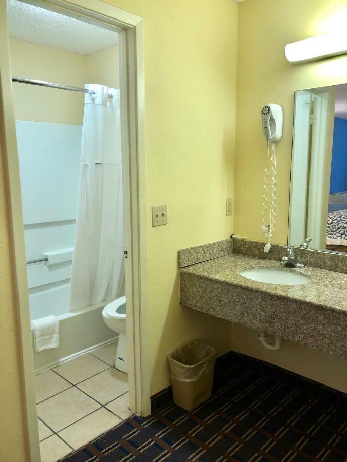 Days Inn By Wyndham Downtown-Nashville West Trinity Lane Εξωτερικό φωτογραφία